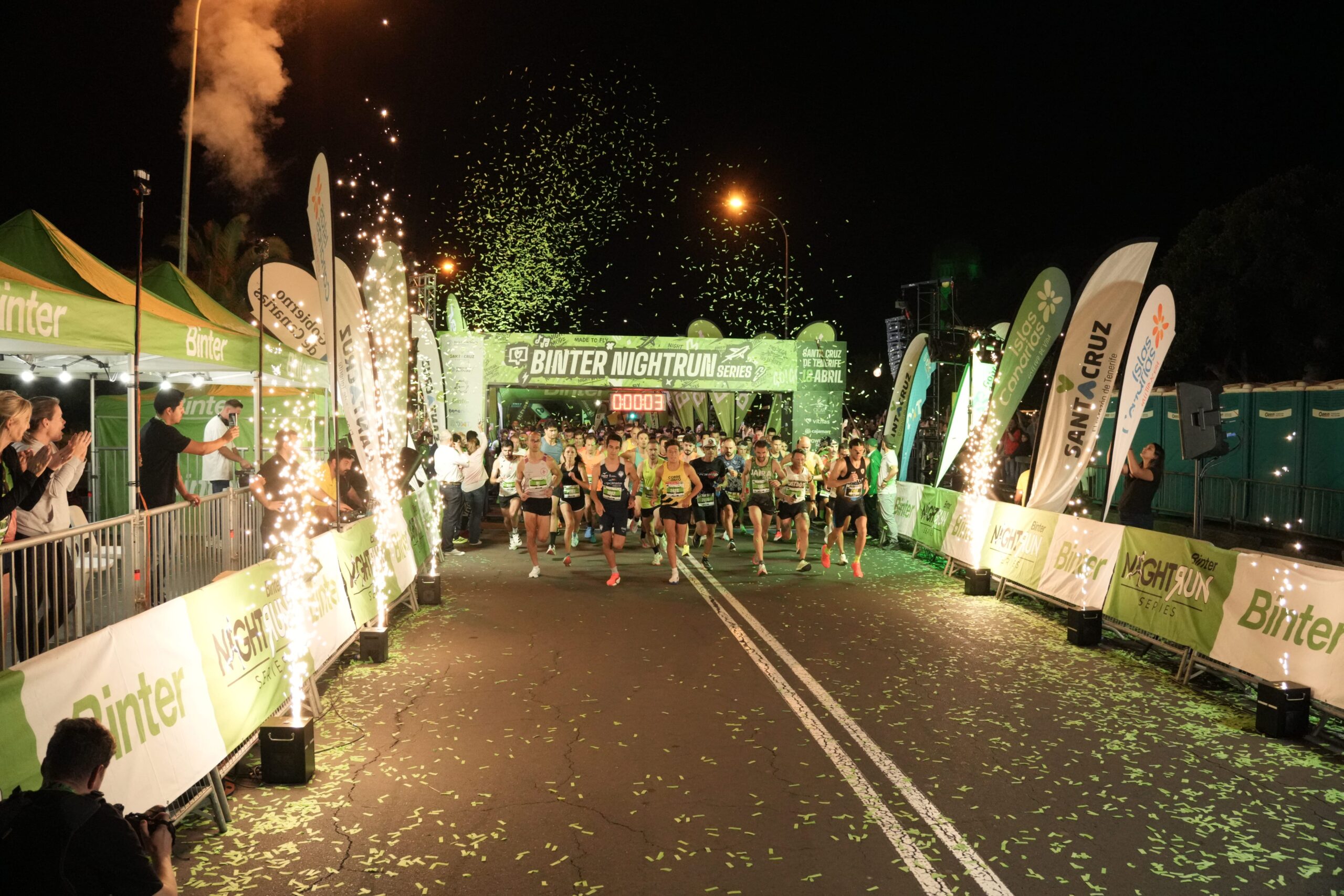 Fran Galindo y Alba Cano lideran el 10K de una BinterNightRun Santa Cruz de Tenerife de récord